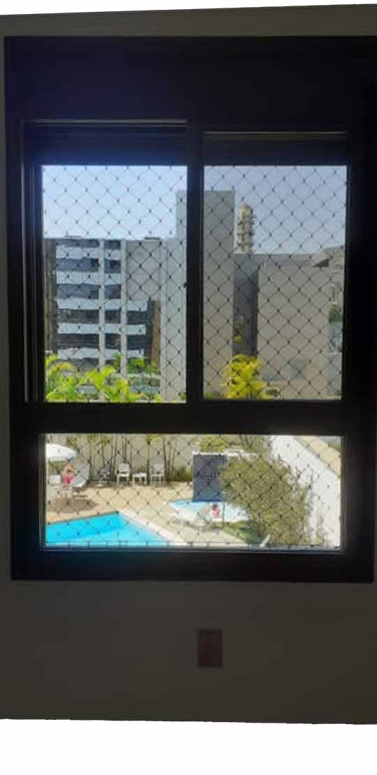 Redes Para Sacadas Com Gatos e Crianças Com Segurança